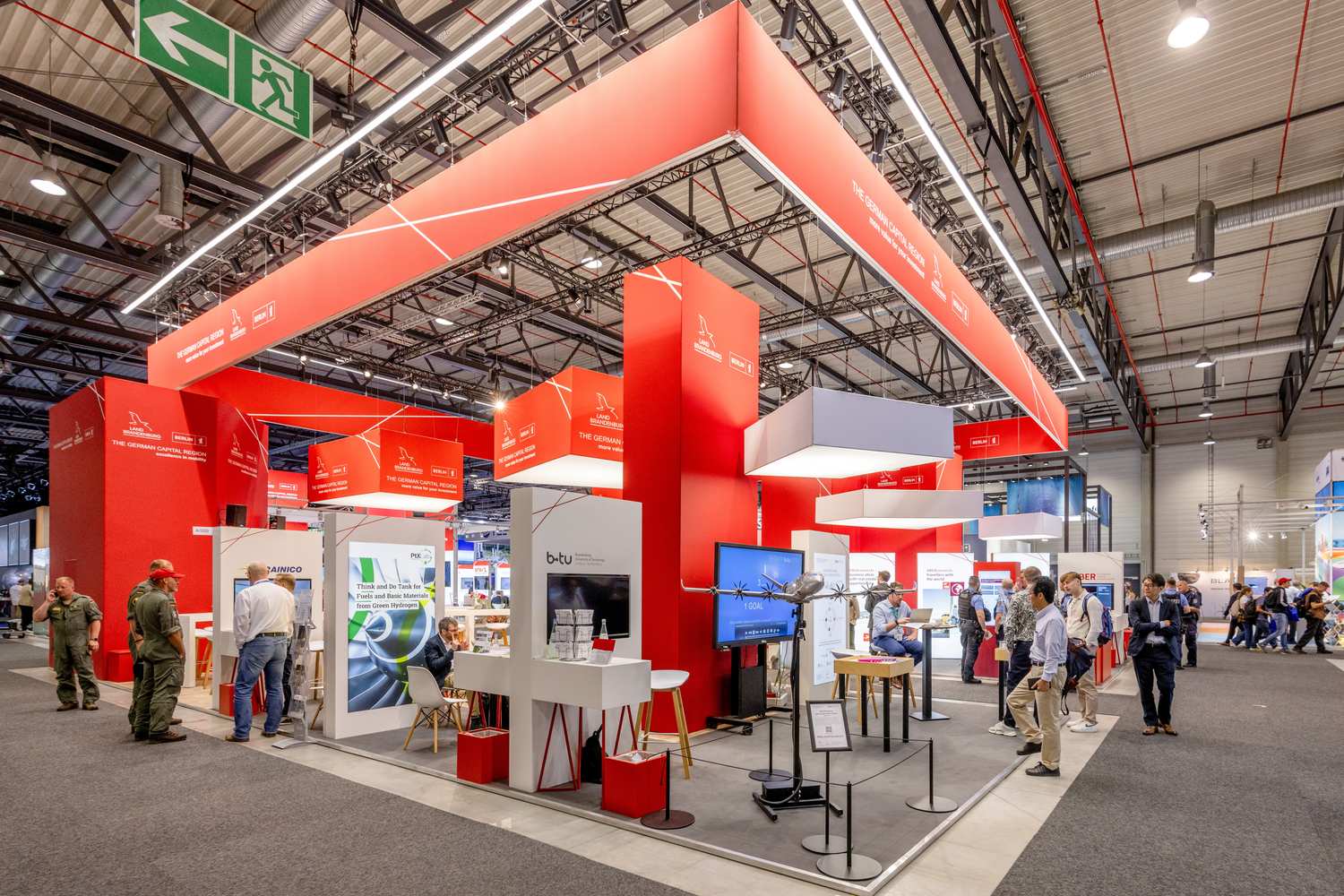 Stand construction in an ILA hall