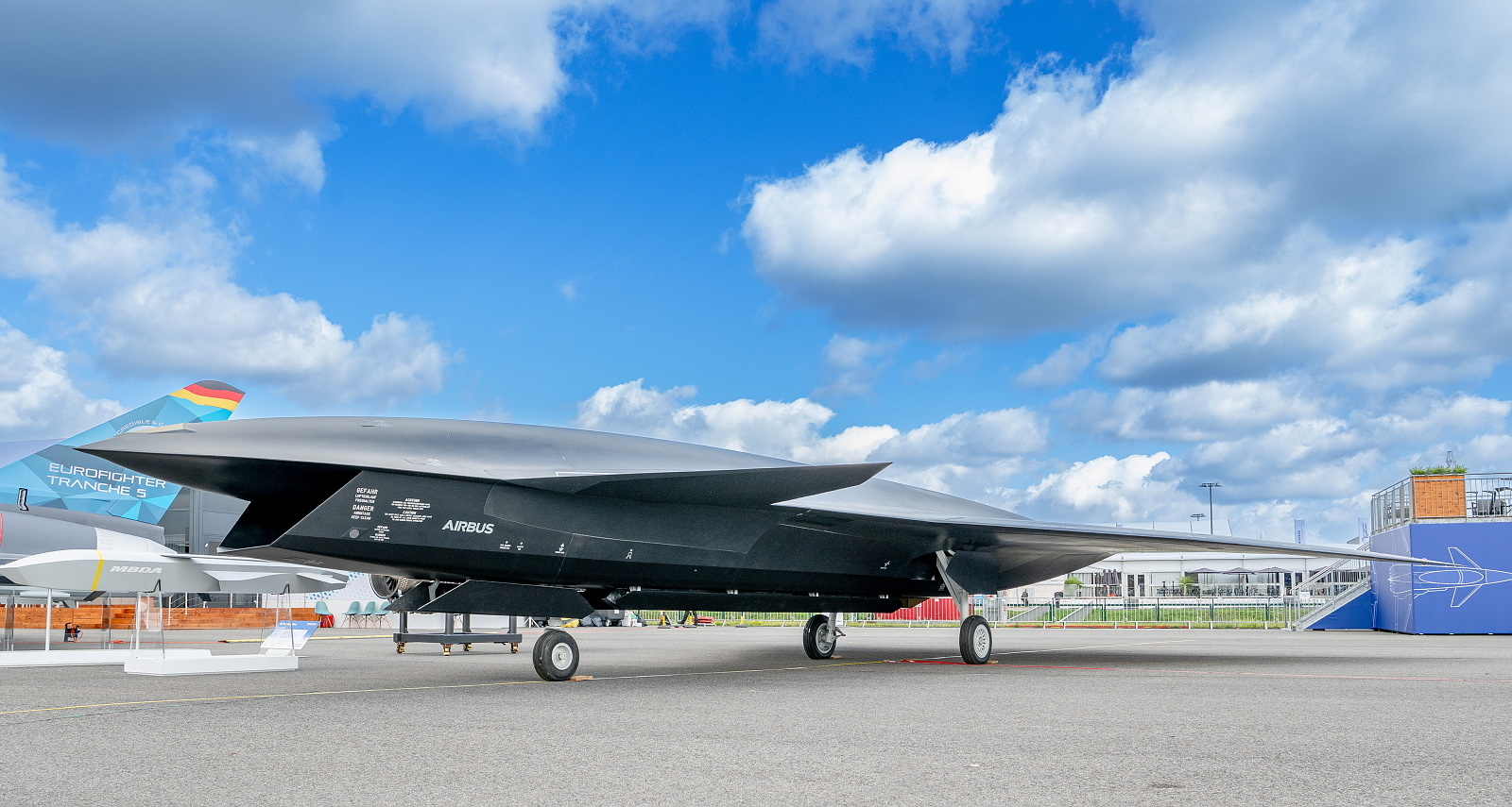 Unbemanntes Kampfflugzeug-Konzept im Static Display der ILA Berlin
