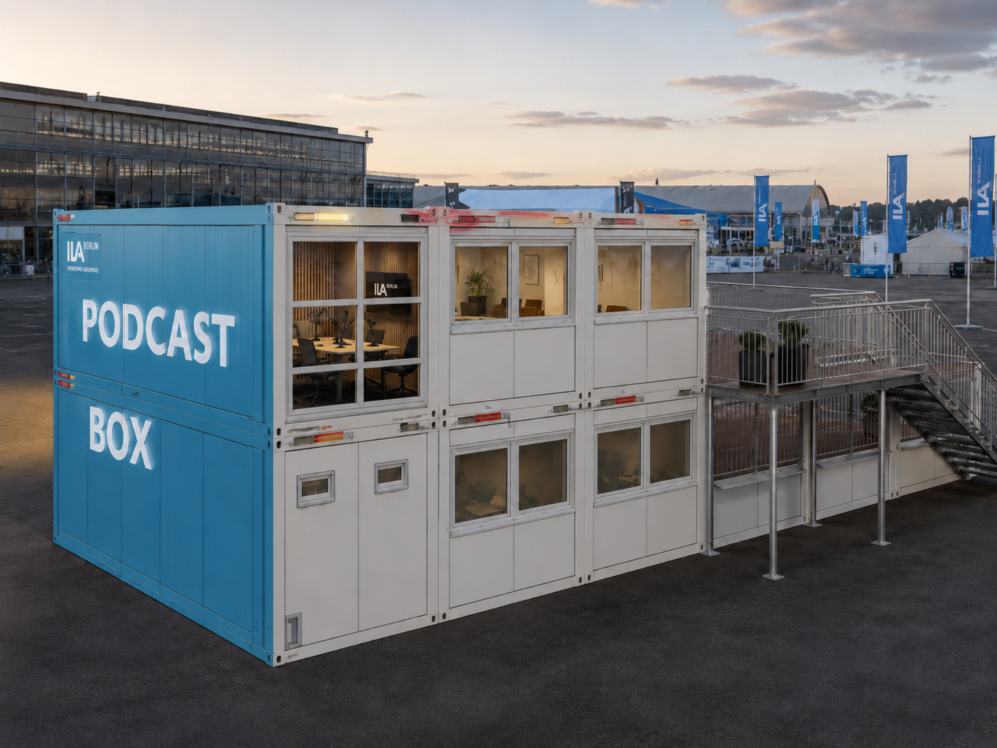 ILA Podcast Box mit Blick über das Messegelände