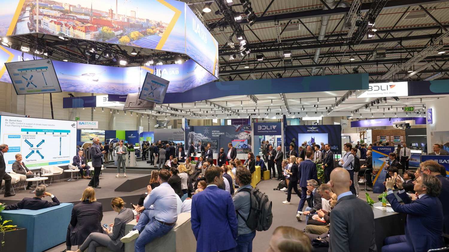 ILA Stage Aviation Future Lab mit Speakern und Publikum